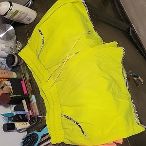 18/20 Torrid/Livi Active Neon Yellow Shorts